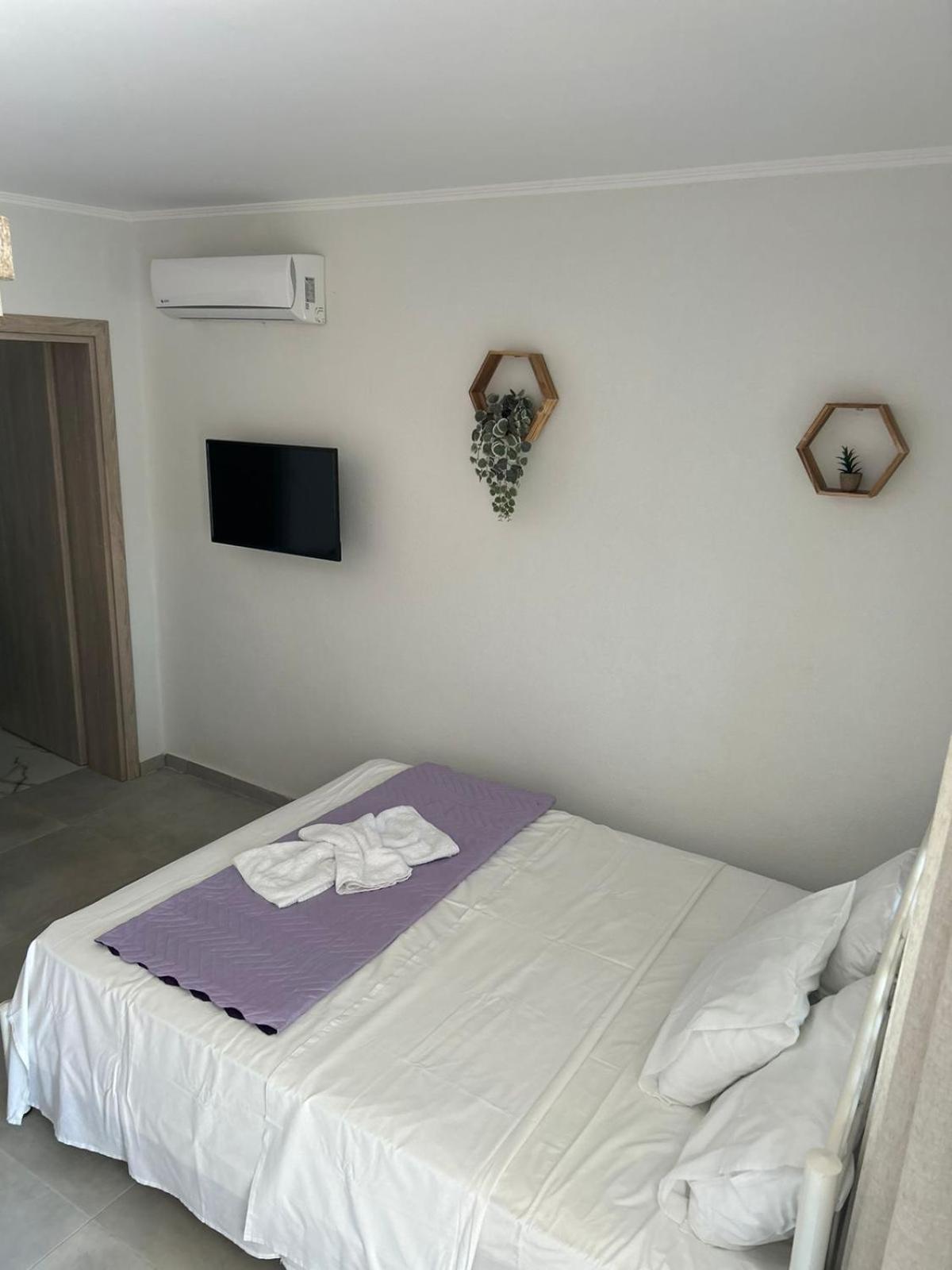Amaya Pine Rooms Keramoti  Extérieur photo